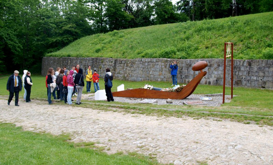 2009-05-16 Gedenkfahrt nach Mauthausen 2009
 09gedenk_P5161286.jpg