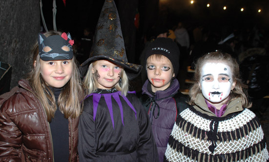 2009-10-31 Halloween-Party im Taborpark
 09helloween_DSC_0027.jpg