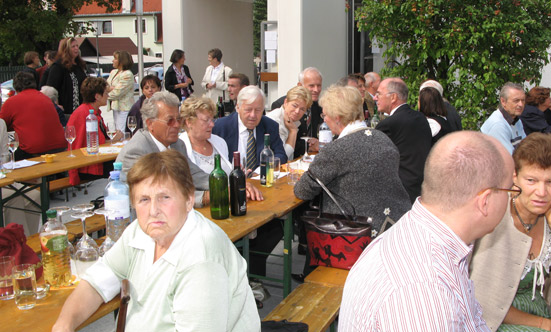 2009-09-13 Neues Pfarrzentrum  Neu Guntramsdorf erffnet
 09pfarrzentrumNG_IMG_5445.jpg