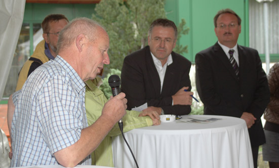 2009-10-09 Infoveranstaltung zum Projekt Rathausplatz
 09porrInfo_DSC_0037.jpg