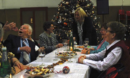 2009-12-16 Seniorenweihnachtsfeier 2009
 09senxmas_DSC_0007.jpg