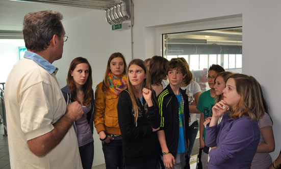 2012-03-28 Mittelschule in der Klranlage zu Besuch
 12MSklaeanlage_DSC_0018.jpg