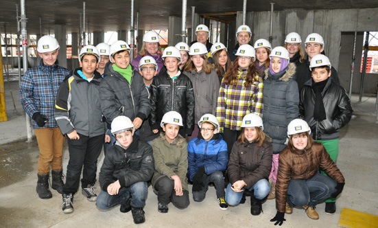 2013-01-09 Besuch der Baustelle Rathaus.Viertel
 13baustelle_gruppe_3a.jpg