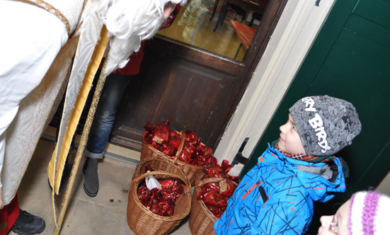 2014-12-04 Der Nikolo kommt!
 14Nikolo_DSC_0012.jpg