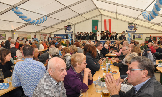 2015-10-26 Trachten-Gaudi am Nationalfeiertag
 15Okt26_DSC_0164.jpg