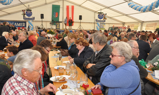 2015-10-26 Trachten-Gaudi am Nationalfeiertag
 15Okt26_DSC_0184.jpg