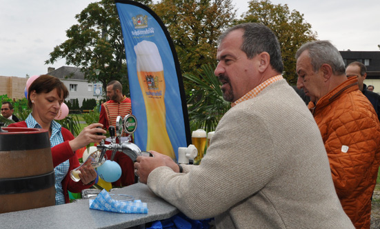 2015-09-26 Wies`n Fest zur Rathausplatz-Erffnung
 15WiesnGaudi_DSC_0133.jpg