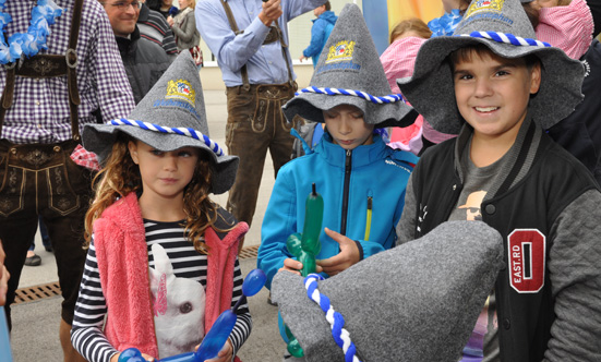 2015-09-26 Wies`n Fest zur Rathausplatz-Erffnung
 15WiesnGaudi_DSC_0200.jpg