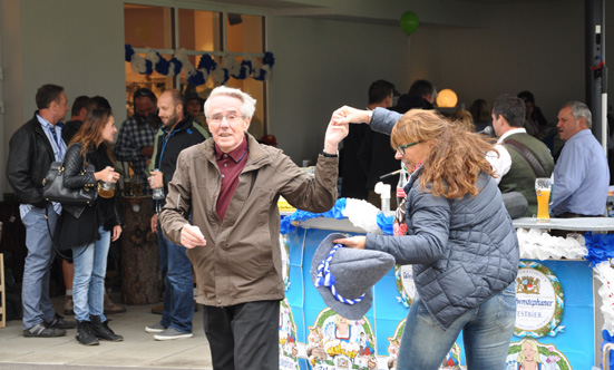 2015-09-26 Wies`n Fest zur Rathausplatz-Erffnung
 15WiesnGaudi_DSC_0330.jpg