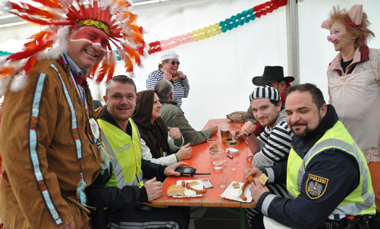 Faschingsparty beim Rathaus
 17fasching_DSC_0109.jpg