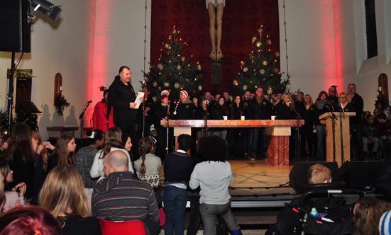 2016-12-11 Stella Jones u. Gruppe - Gospelkonzert
 17gospel_DSC_0071.jpg