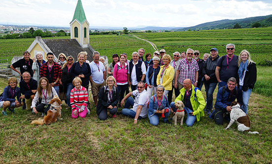 2022-05-28 Weinbltenwanderung
 22weinblueten_gruppe.jpg