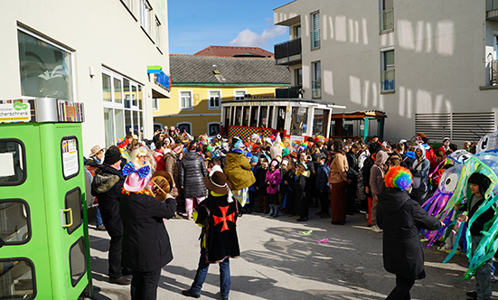 2024-02-13 Faschingdienstag vor dem Rathaus
 24fasching_DSC09508.jpg